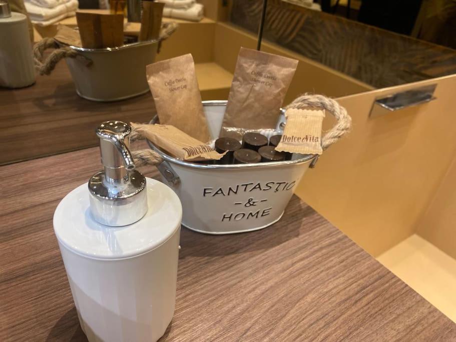 Montesantogroup Suite House Nel Centro Di Napoli ภายนอก รูปภาพ