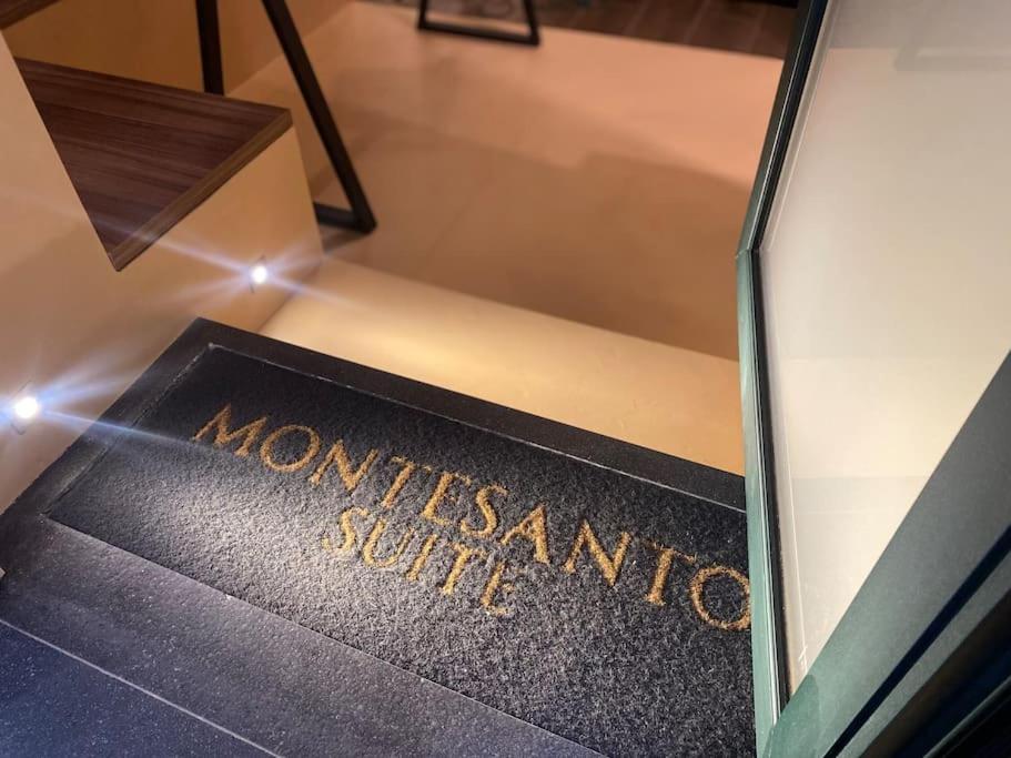 Montesantogroup Suite House Nel Centro Di Napoli ภายนอก รูปภาพ