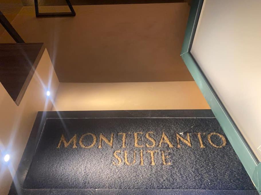 Montesantogroup Suite House Nel Centro Di Napoli ภายนอก รูปภาพ