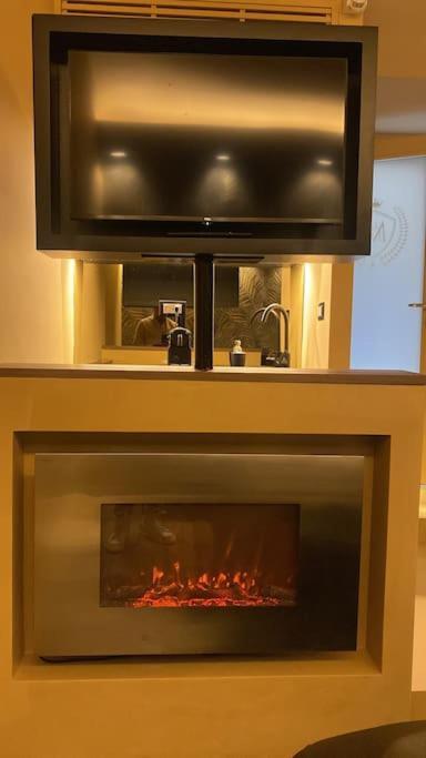 Montesantogroup Suite House Nel Centro Di Napoli ภายนอก รูปภาพ